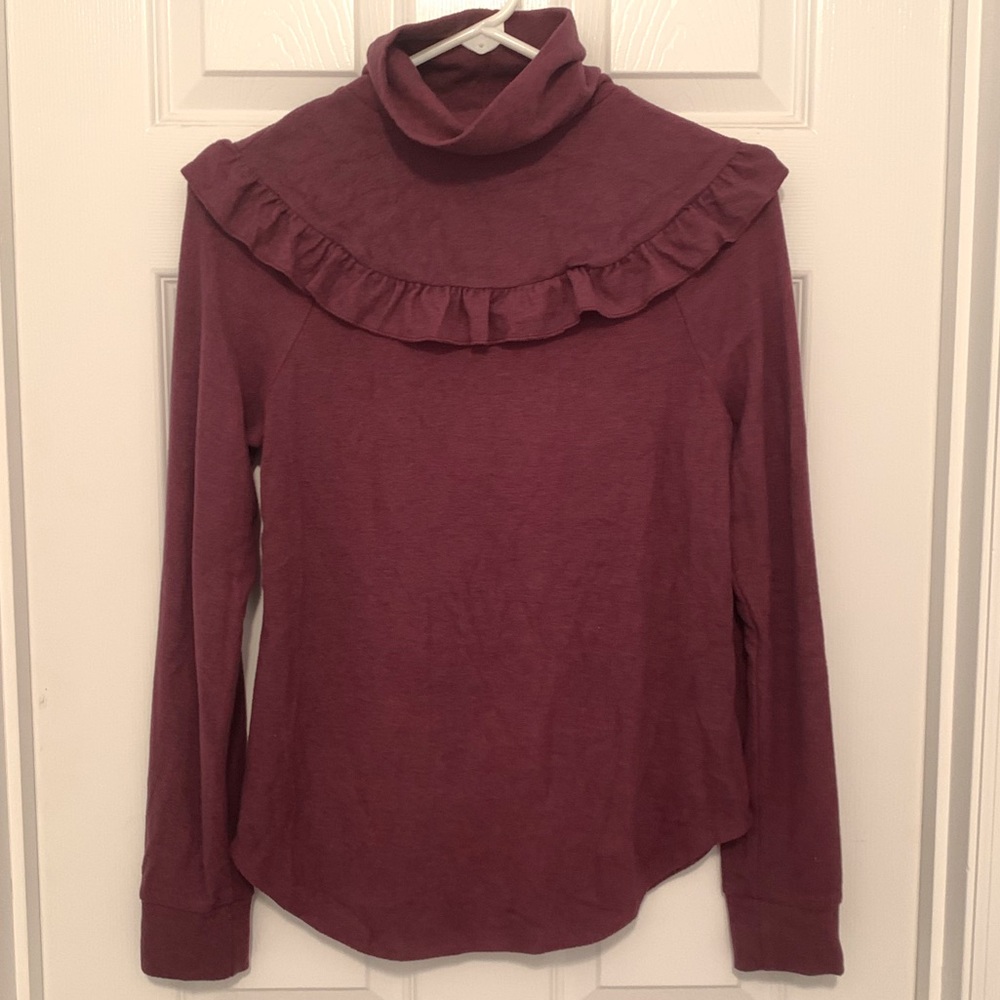 ⭐️Women’s june & hudson Top